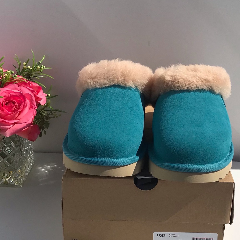 UGG Cluggette Slippers - Picture 3 of 9